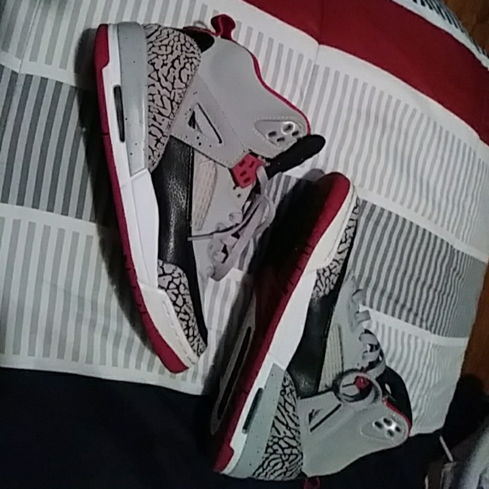 Wolf Grey Jordan Spizike's